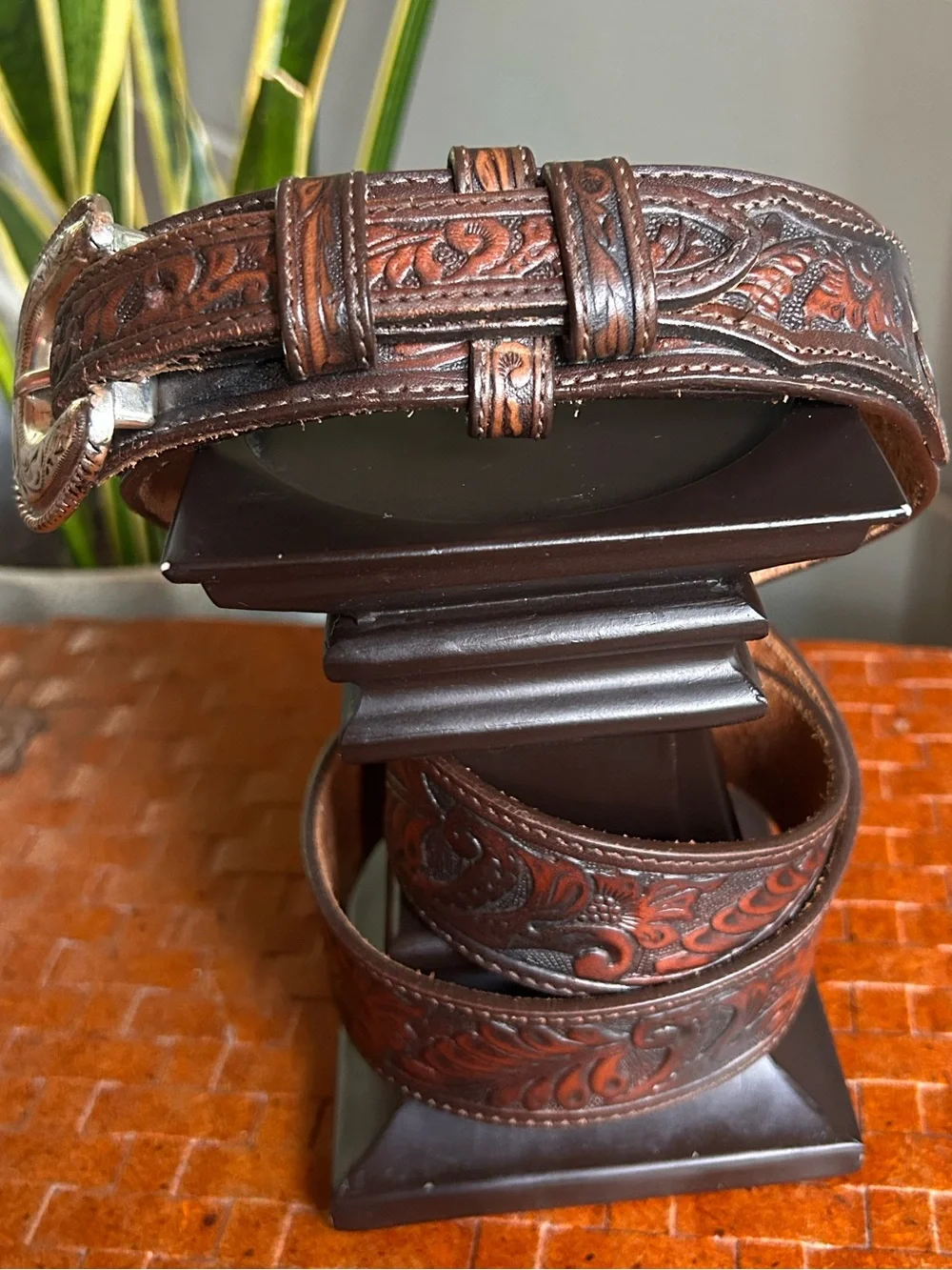 Vintage Justin Men’s 40 Tooled Leather Western Concho Belt USA Cowboy Rodeo